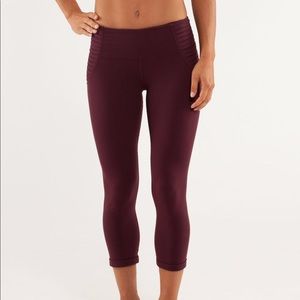 Bordeaux Lululemon Aphrodite crops